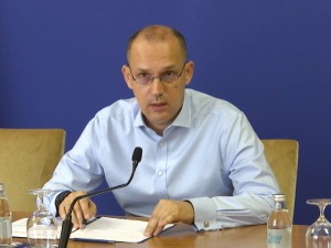 Лончар: Комисија утврдила да је 10.356 умрлих било у контакту или имало симптоме короне