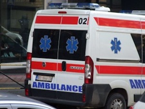 Саобраћајна несрећа  на ауто-путу Београд-Шид, две особе повређене