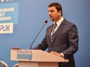 Мемљи Краснићи нови председник Демократске партије Косова