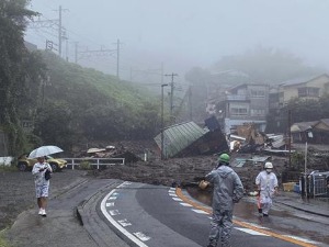Јако невреме у Јапану - оштећено 80 кућа, страхује се за животе више од 20 људи 