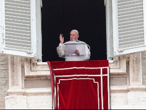 Папа Фрања примљен у болницу због операције дебелог црева