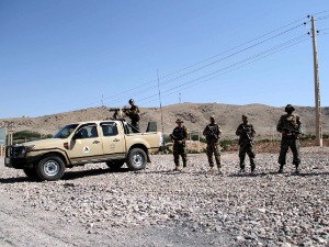 Талибани напредују, авганистански војници беже преко границе