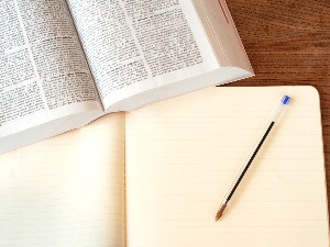 Адвокати у Србији обуставили рад, суђења се одлажу