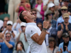 "Убица фаворита", "човек од челика" и момак који воли велику сцену – ко је Новаков следећи противник