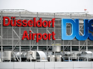 Напад ножем на аеродрому у Диселдорфу, једна особа рањена