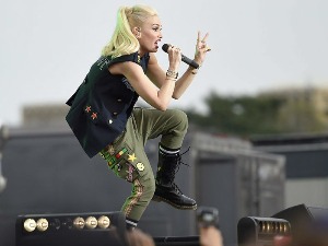 Широм затворених очију 	