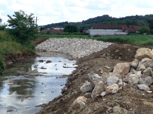 Заштитни зид  од поплава до краја лета