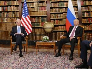 Бајден тражи од Путина да предузме мере око сајбер напада