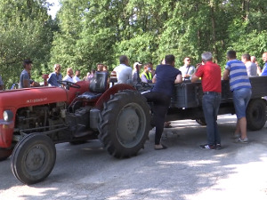 Протест мештана Горње Горевнице код Чачка, траже да се локални путеви одржавају