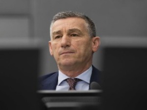 Кадри Весељи због смрти оца привремено на Косову и Метохији