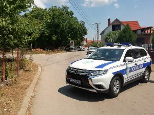 Испред куће у Нишу пронађена експлозивна направа – две особе евакуисане