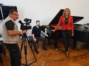 ТВ минијатура: Дими Пиано