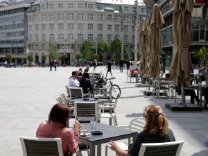 Ригорозна контрола поштовања мера, грађани имају две опције