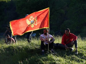 Више треба Вучић Црној Гори него Црна Гора Вучићу: Ко је издао Амфилохија? Више треба Вучић Црној Гори него Црна Гора Вучићу: Ко је издао Амфилохија?