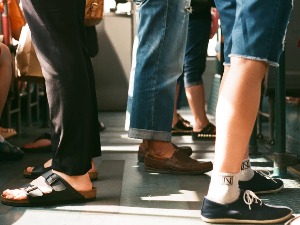 Врућине и правила облачења у јавним институцијама – има ли гледања кроз прсте