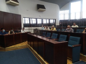 Састанак поводом оштећеног пута код Чачка, захтев за појачаном контролом возача камиона