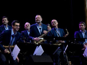 Биг бенд РТС-а: Left Side of Life, 1. део