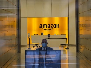 САД туже "Амазон" због продаје опасних производа