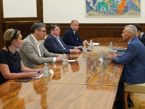 Вучић са Боцан-Харченком о билатералној сарадњи