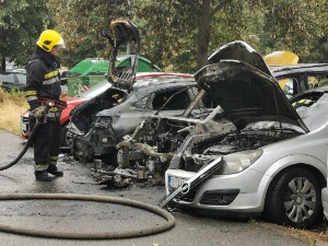 Изгорела три аутомобила на Новом Београду, нема повређених