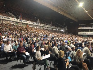 Вучић на скупу СНС-а у Новом Саду: Напредњаци имају конкретне планове за будућност