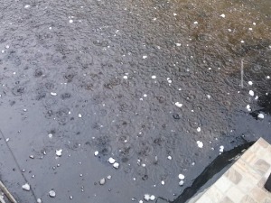 Јако невреме захватило Владичин Хан – локални пут прекривен ледом