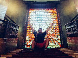 Широм затворених очију