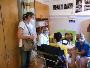 Кисић Тепавчевић посетила Дом за децу ометену у развоју у Суботици после анонимне пријаве