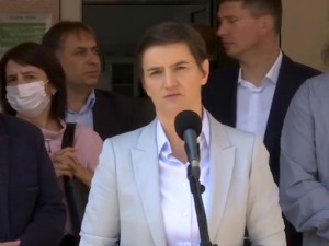 Брнабићава: Не могу да коментаришем изјаве "психопате и кољача"