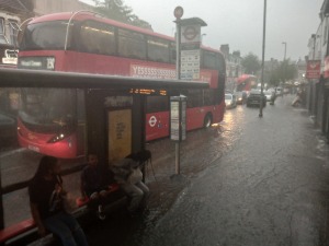 Поплаве у Лондону – улице као реке, затворене станице метроа