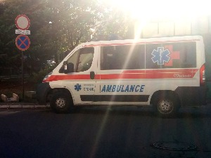 Тешка саобраћајна несрећа у Севојну – жена погинула, мушкарац и дете повређени