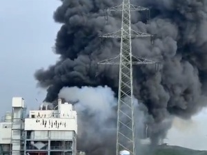 Једна особа погинула, неколико повређено у експлозији у индустријском парку у Леверкузену