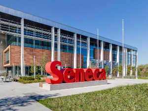 Seneca колеџ први канадски универзитет који је увео обавезну вакцинацију за све студенте и професоре