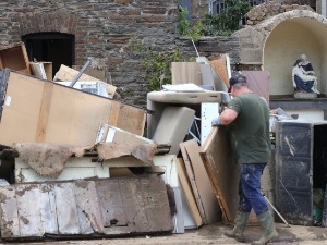 Херкуловски посао пред Немцима, шта са хиљадама тона отпада после поплаве