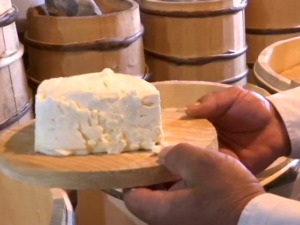 Гурмани добро знају укус пештерског сира, ко га прави и како изгледа пут до трпезе