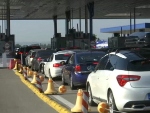 Кроз Прешево прошло 60.000 путника, на излазу се чека 45 минута