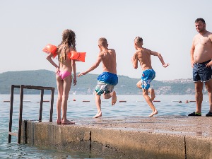 Летовање за најмлађе са КиМ