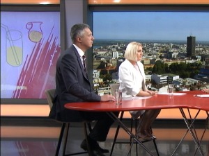 Бошко Обрадовић из Двери и Јелена Обрадовић из СНС-а  за РТС о изборним условима