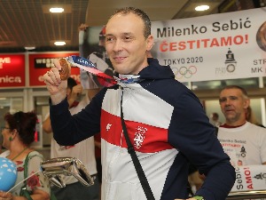 Бронзани Миленко Себић стигао у Београд: Част је борити се за Србију
