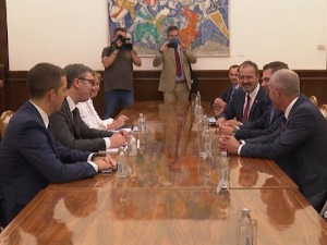 Вучић са конгресменима: Србија жели да успостави боље односе са САД