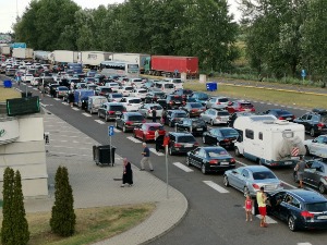 Не смањују се гужве на прелазима, на Хоргошу колона возила дуга три километра