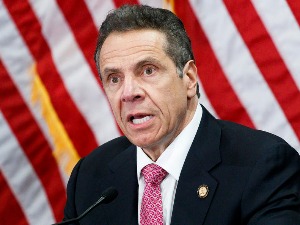 Гувернер Њујорка Ендрју Куомо подноси оставку након оптужби за сексуално узнемиравање