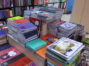 Ко и на који начин може да конкурише за повраћај новца за купљене уџбенике