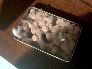 Заплењено 27 кесица са амфетамином у Земуну, ухапшена двојица