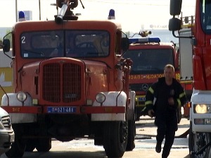 Како су ватрогасци мењали тактику да добију битку са ватром у кинеском тржном центру