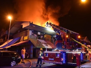 Пожарни на петак тринаести Пожарни на петак тринаести
