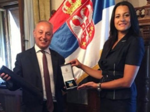 Уручено одликовање проф. Стефану Пилоту