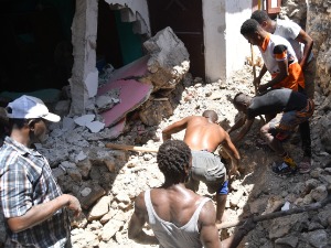 Расте број жртава на Хаитију – 1.419 погинулих, циклон Грејс отежава потрагу