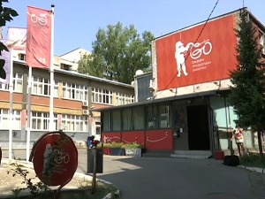 Дадов догодине дупло већи