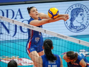 Српске одбојкашице убедљивим тријумфом над БиХ почеле одбрану европске титуле